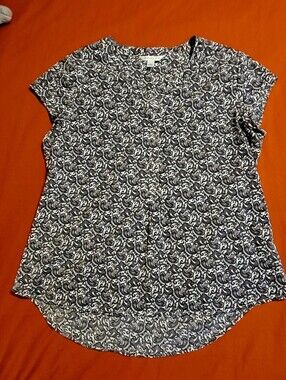 Croft & Barrow Women's Black and White Paisley Short Sleeve Blouse